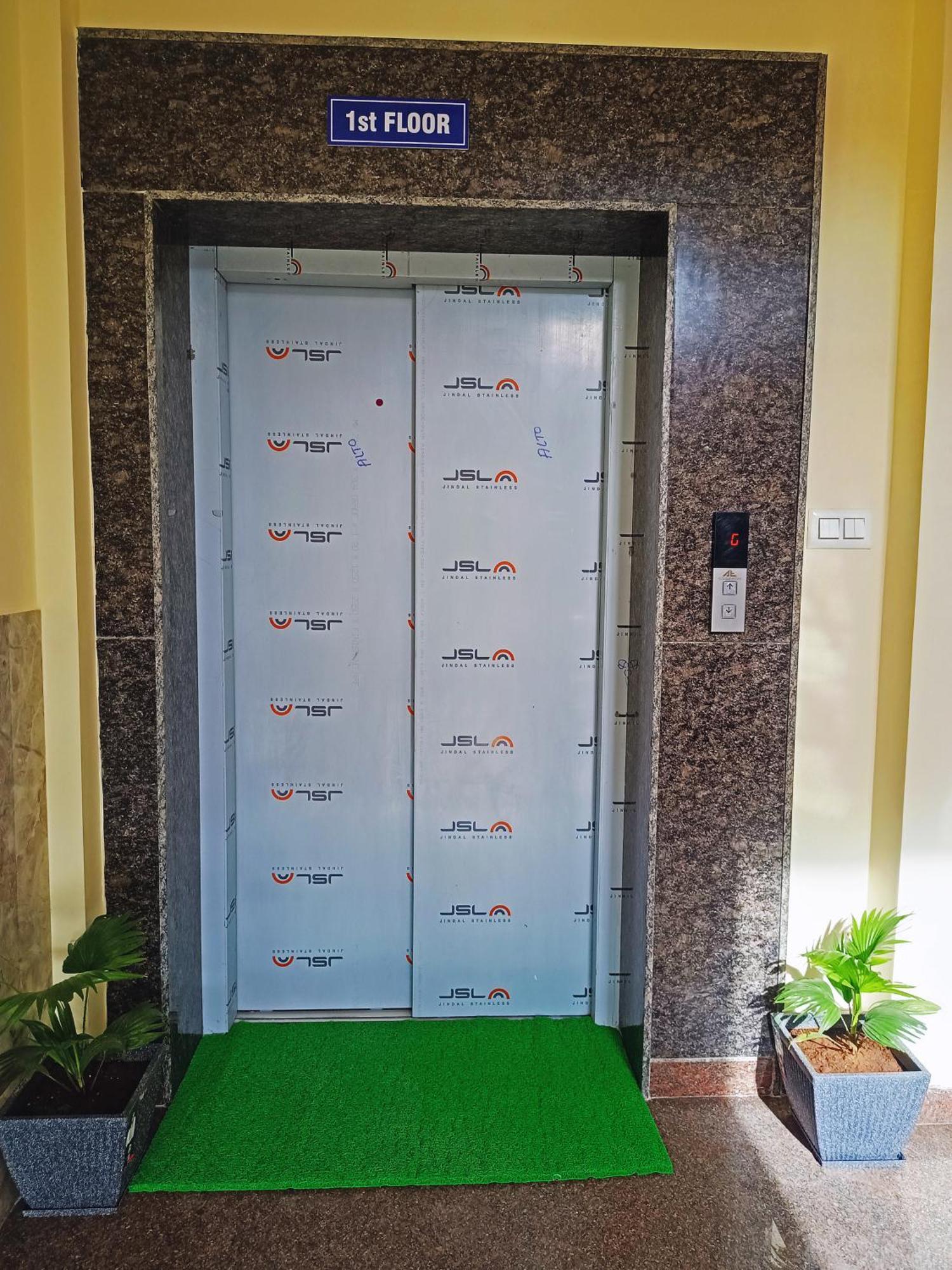 Hotel Achhu Palace Бангалор Экстерьер фото