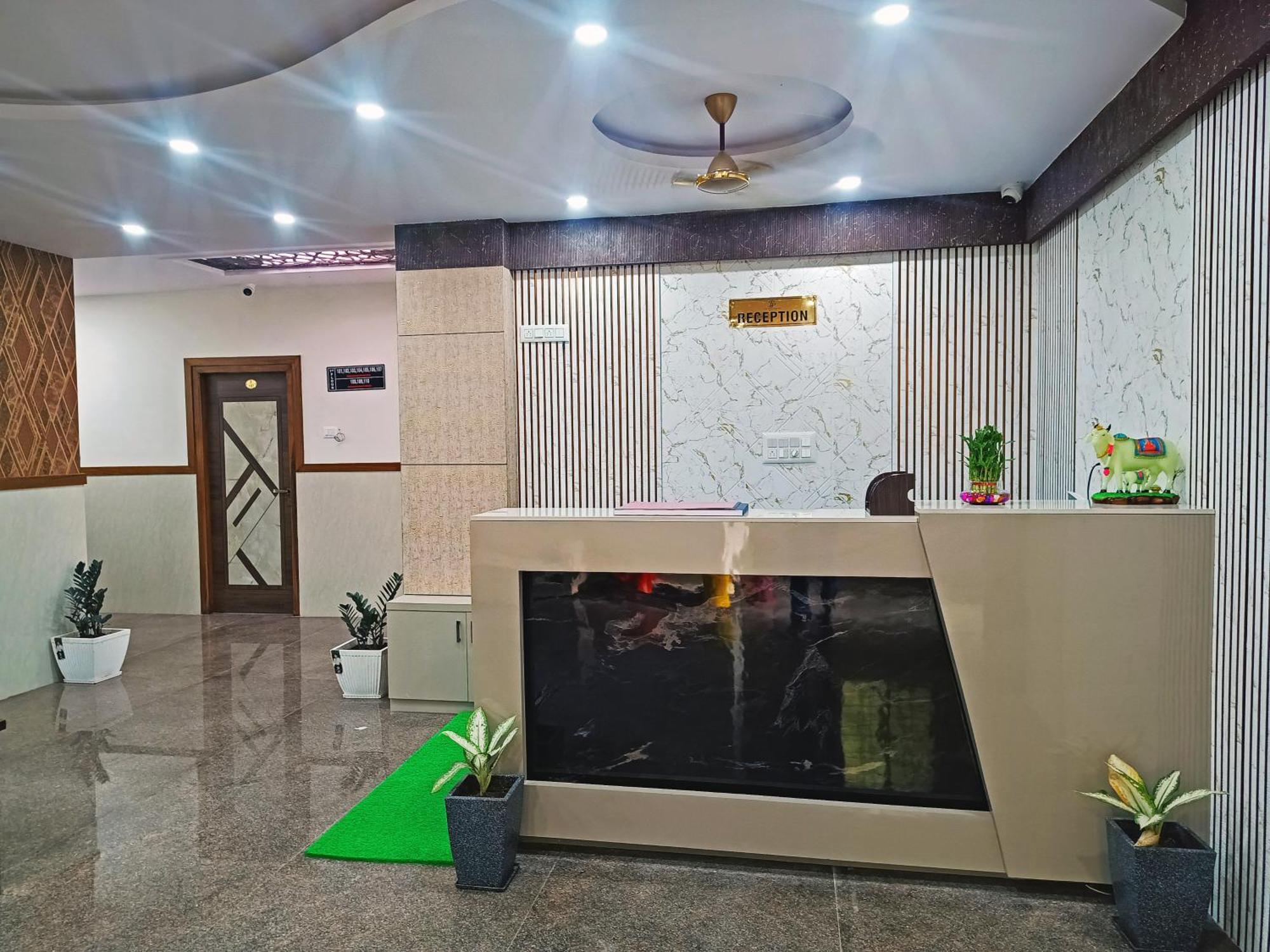 Hotel Achhu Palace Бангалор Экстерьер фото