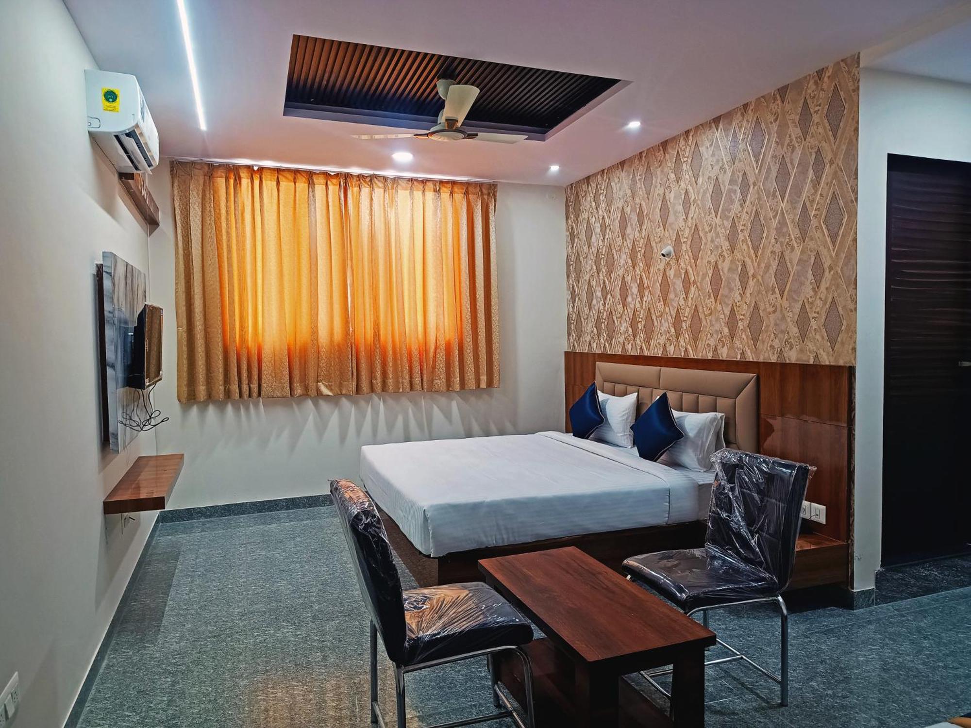 Hotel Achhu Palace Бангалор Экстерьер фото