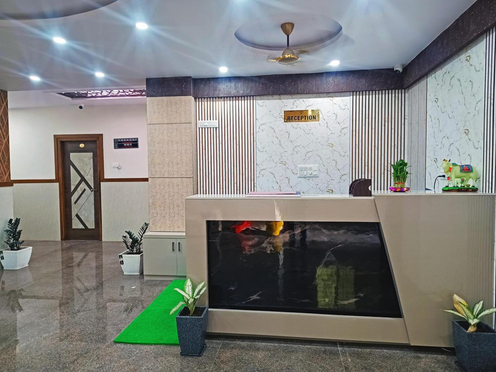 Hotel Achhu Palace Бангалор Экстерьер фото