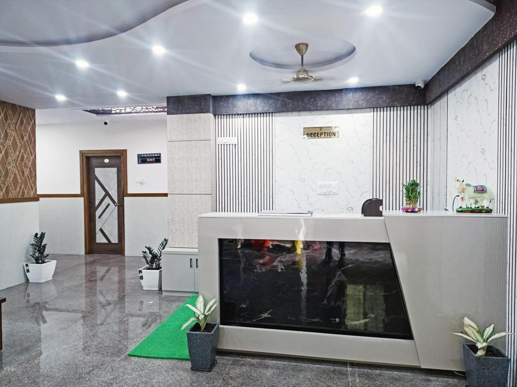 Hotel Achhu Palace Бангалор Экстерьер фото
