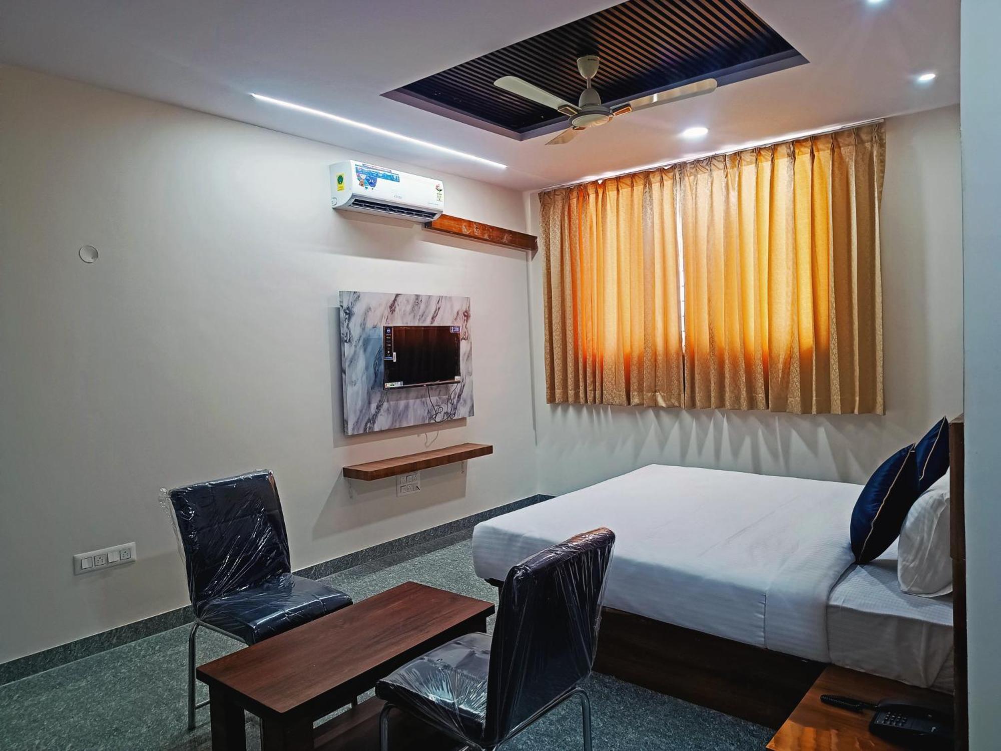 Hotel Achhu Palace Бангалор Экстерьер фото