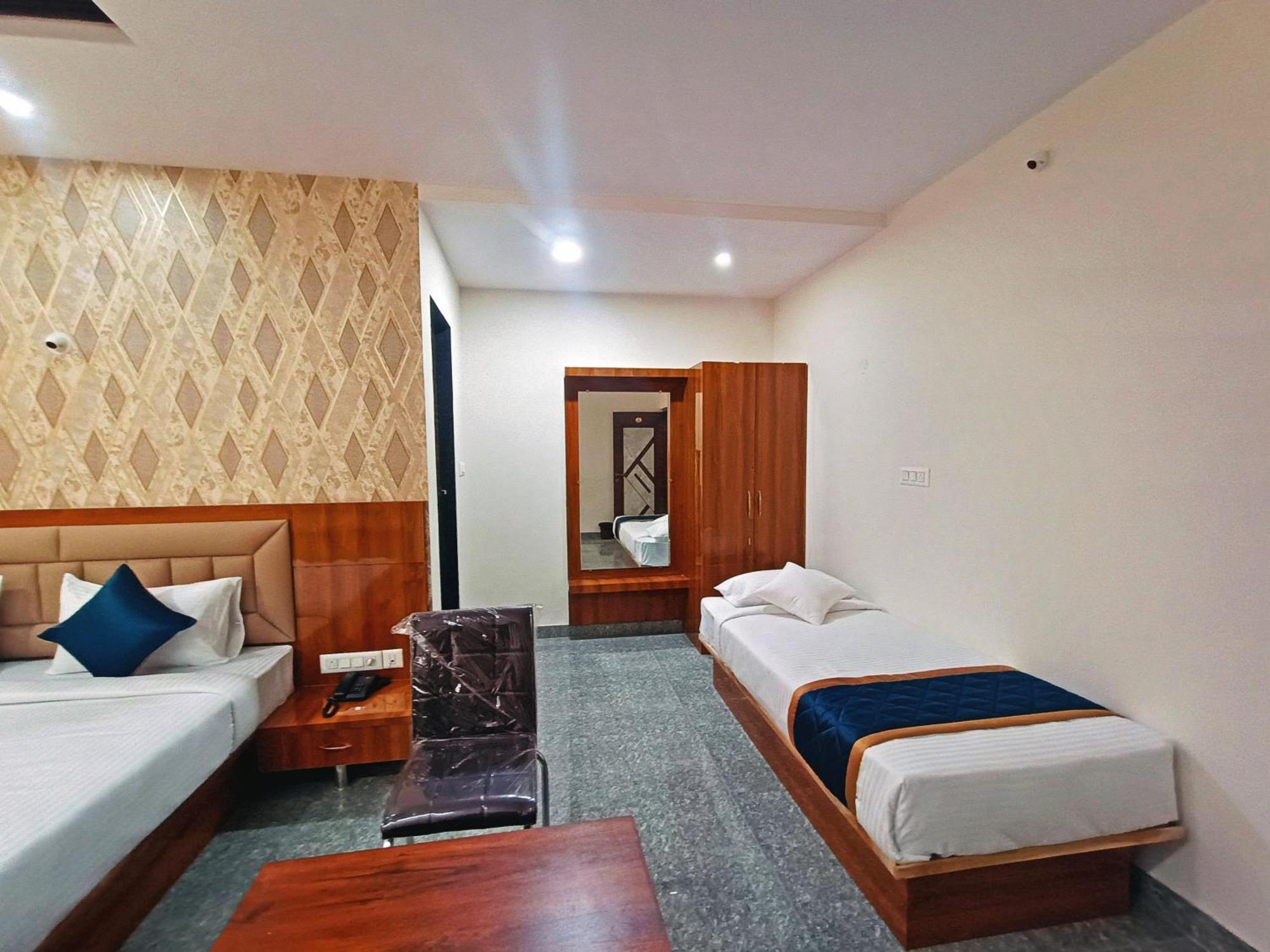 Hotel Achhu Palace Бангалор Экстерьер фото