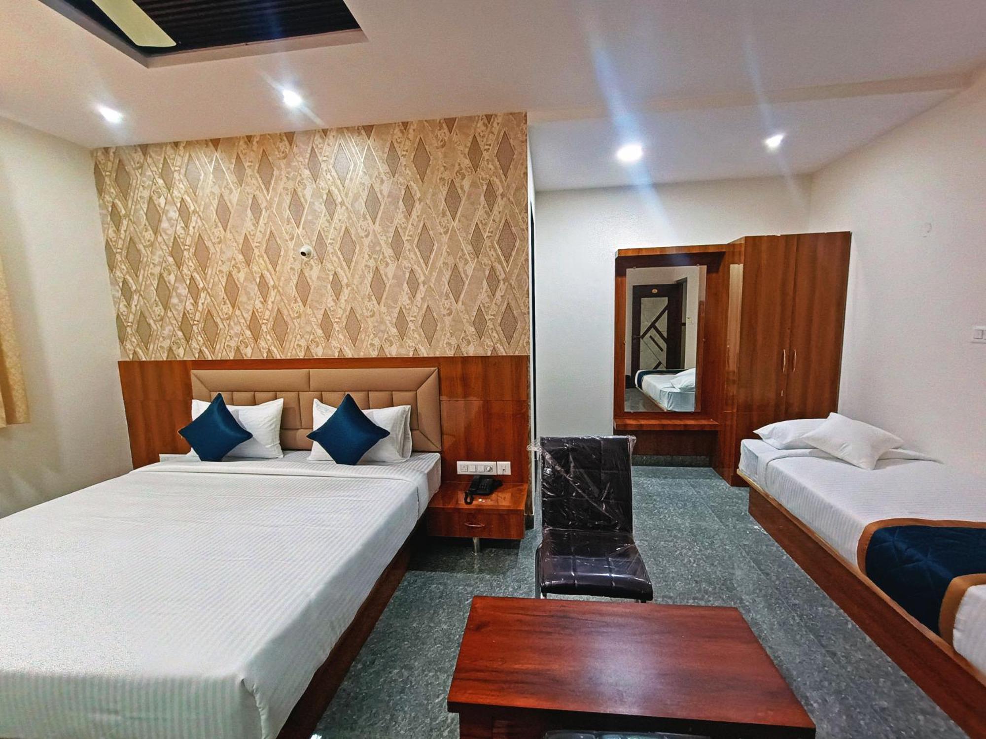 Hotel Achhu Palace Бангалор Экстерьер фото